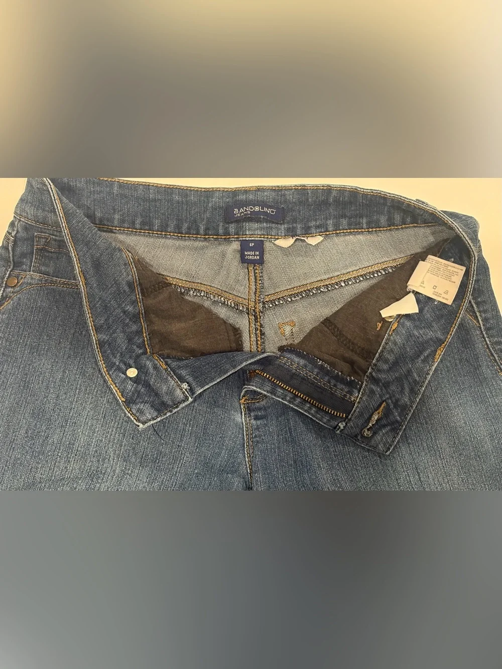 Bandolino Denim Bermuda Shorts Size 6 Petite Medium Wash Stretch